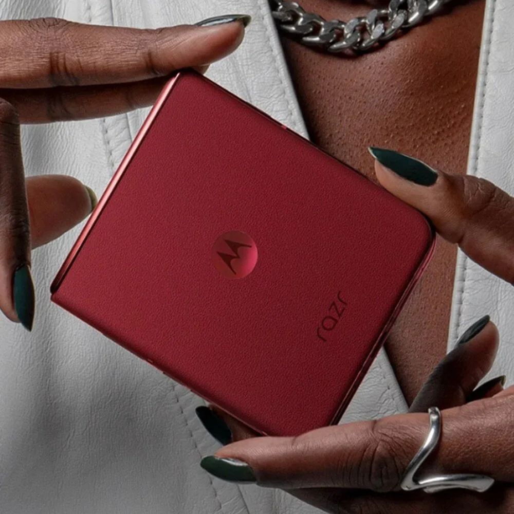 motorola razr ultra PANTONE Rio Red 1TB UNLOCKED NEW 2025 - Picture 3 of 11